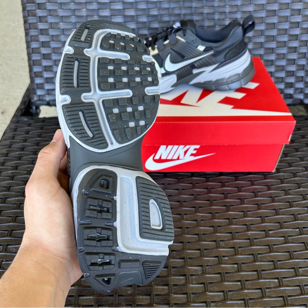 NIKE V2K RUN BLACK METALLIC SILVER Size 5.5 W - Picture 5 of 5